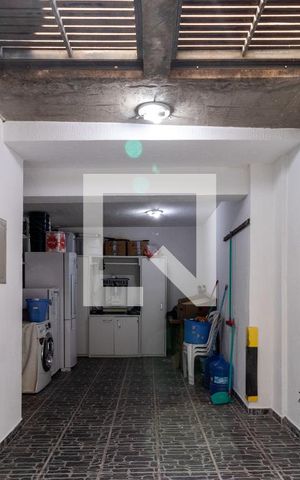 Casa à venda com 156m², 2 quartos e 2 vagas Casa à venda com 156m², 2 quartos e 2 vagasGaragem