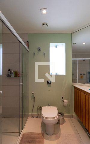 Casa à venda com 156m², 2 quartos e 2 vagas Casa à venda com 156m², 2 quartos e 2 vagasBanheiro da Suíte