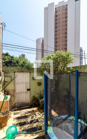 Casa à venda com 156m², 2 quartos e 2 vagas Casa à venda com 156m², 2 quartos e 2 vagasQuintal