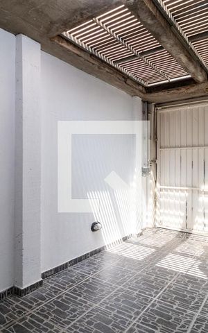Casa à venda com 156m², 2 quartos e 2 vagas Casa à venda com 156m², 2 quartos e 2 vagasGaragem
