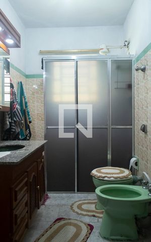 Casa à venda com 100m², 4 quartos e 1 vaga Casa à venda com 100m², 4 quartos e 1 vagaBanheiro