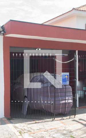 Casa à venda com 100m², 4 quartos e 1 vaga Casa à venda com 100m², 4 quartos e 1 vagaFachada