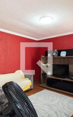 Casa à venda com 150m², 4 quartos e 2 vagas Casa à venda com 150m², 4 quartos e 2 vagasSala