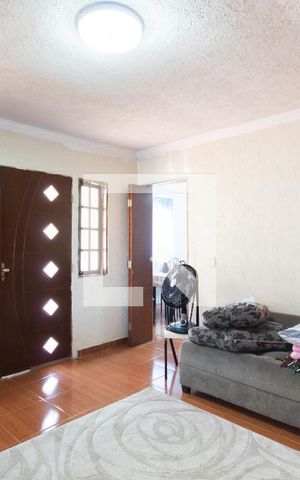 Casa à venda com 150m², 4 quartos e 2 vagas Casa à venda com 150m², 4 quartos e 2 vagasSala