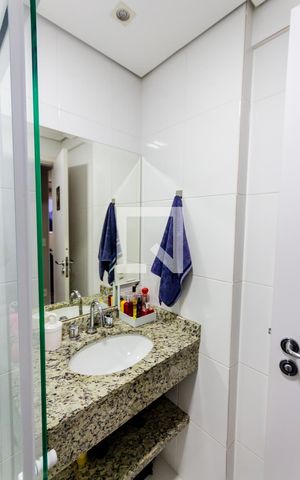 Apartamento à venda com 62m², 3 quartos e 2 vagas Apartamento à venda com 62m², 3 quartos e 2 vagasBanheiro