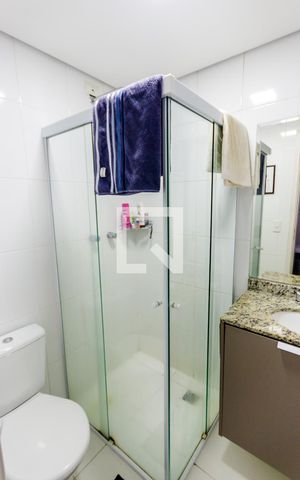 Apartamento à venda com 62m², 3 quartos e 2 vagas Apartamento à venda com 62m², 3 quartos e 2 vagasBanheiro do Quarto 1