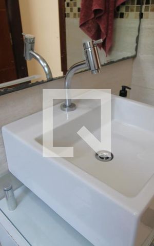 Casa à venda com 97m², 3 quartos e 2 vagasPia do banheiro