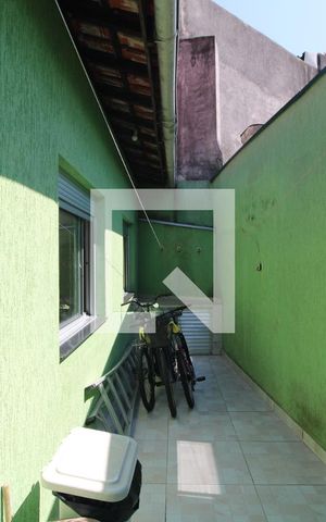 Casa à venda com 97m², 3 quartos e 2 vagasQuintal lateral