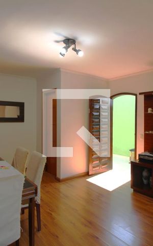 Casa à venda com 97m², 3 quartos e 2 vagasSala