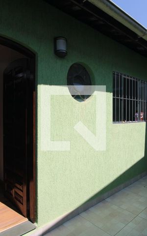Casa à venda com 97m², 3 quartos e 2 vagasEntrada