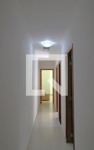 Casa à venda com 97m², 3 quartos e 2 vagasCorredor