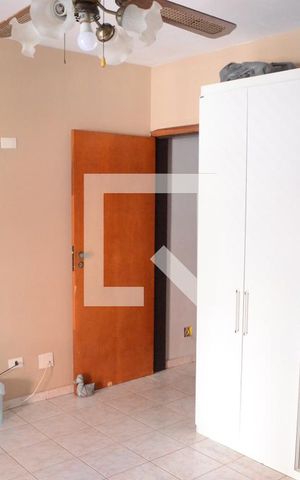 Casa à venda com 213m², 5 quartos e 2 vagasQuarto 1