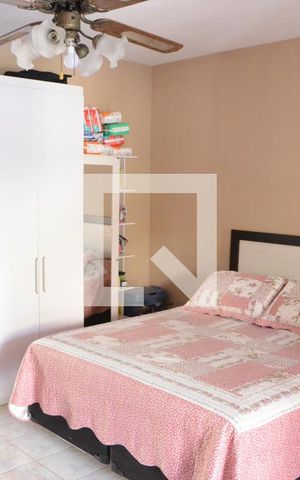 Casa à venda com 213m², 5 quartos e 2 vagasQuarto 1