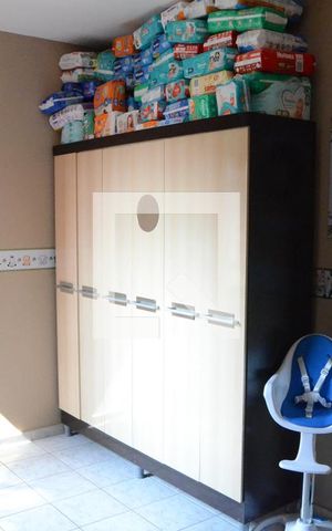 Casa à venda com 213m², 5 quartos e 2 vagasQuarto 2