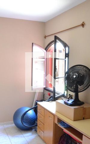 Casa à venda com 213m², 5 quartos e 2 vagasQuarto 3