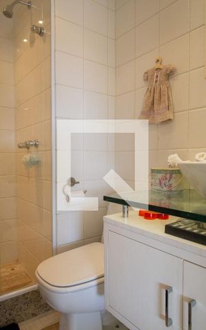 Apartamento à venda com 110m², 3 quartos e 2 vagas Apartamento à venda com 110m², 3 quartos e 2 vagasBanheiro da Suíte