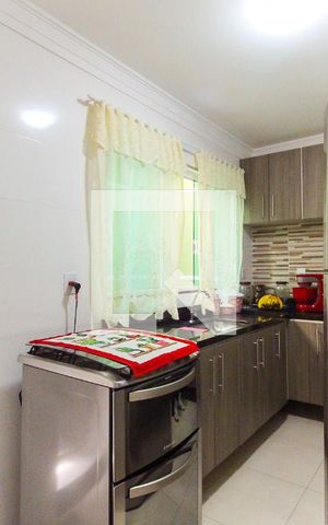 Casa de condomínio à venda com 64m², 2 quartos e 2 vagas Casa de condomínio à venda com 64m², 2 quartos e 2 vagasCozinha
