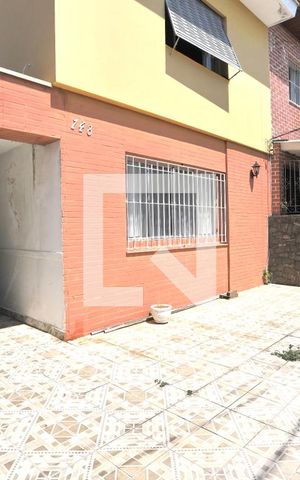 Casa para alugar com 220m², 3 quartos e 3 vagas Casa para alugar com 220m², 3 quartos e 3 vagasGaragem