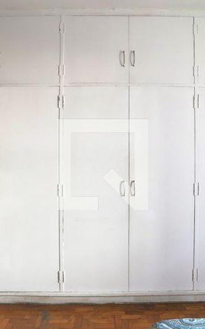 Casa para alugar com 220m², 3 quartos e 3 vagas Casa para alugar com 220m², 3 quartos e 3 vagasQuarto 2