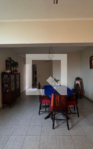 Casa à venda com 270m², 4 quartos e 4 vagasSala