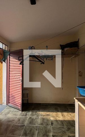 Casa à venda com 270m², 4 quartos e 4 vagasÁrea de Serviço