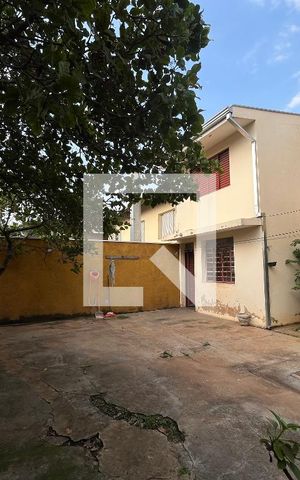 Casa à venda com 270m², 4 quartos e 4 vagasEntrada