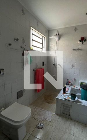 Casa à venda com 270m², 4 quartos e 4 vagasBanheiro