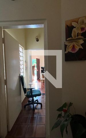 Casa à venda com 270m², 4 quartos e 4 vagasCorredor