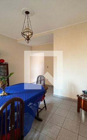Casa à venda com 270m², 4 quartos e 4 vagasSala