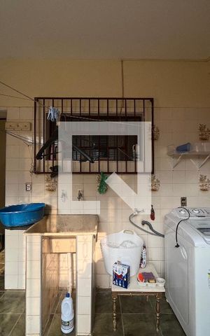 Casa à venda com 270m², 4 quartos e 4 vagasÁrea de Serviço