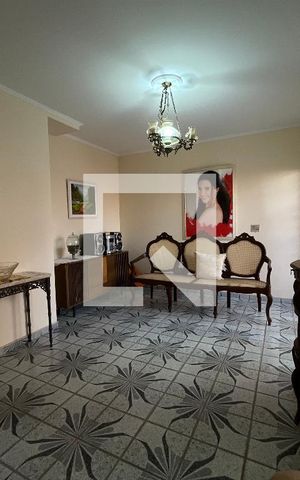 Casa à venda com 270m², 4 quartos e 4 vagasSala