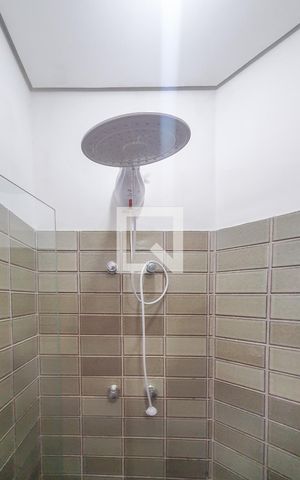 Casa de condomínio para alugar com 320m², 5 quartos e 4 vagas Casa de condomínio para alugar com 320m², 5 quartos e 4 vagasBanheiro 2