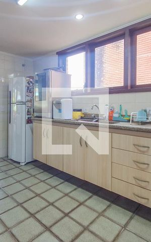 Casa de condomínio para alugar com 320m², 5 quartos e 4 vagas Casa de condomínio para alugar com 320m², 5 quartos e 4 vagasCozinha