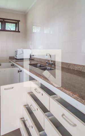 Casa de condomínio para alugar com 320m², 5 quartos e 4 vagas Casa de condomínio para alugar com 320m², 5 quartos e 4 vagasÁrea comum