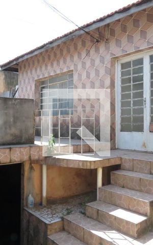 Casa à venda com 250m², 2 quartos e 2 vagasEntrada