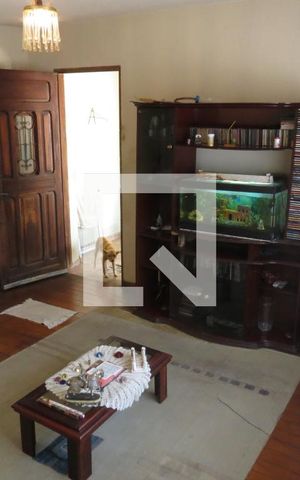 Casa à venda com 250m², 2 quartos e 2 vagasSala