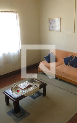 Casa à venda com 250m², 2 quartos e 2 vagasSala