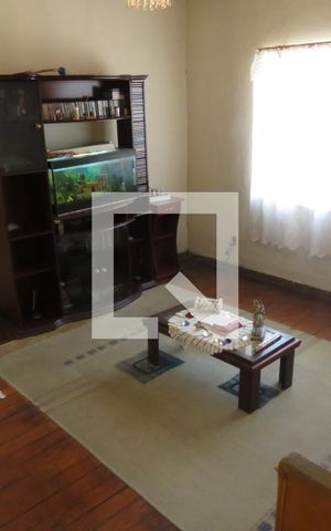 Casa à venda com 250m², 2 quartos e 2 vagasSala