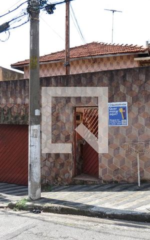 Casa à venda com 250m², 2 quartos e 2 vagasFachada