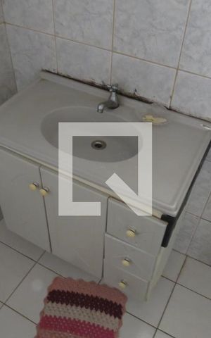 Casa à venda com 250m², 2 quartos e 2 vagasBanheiro - Pia