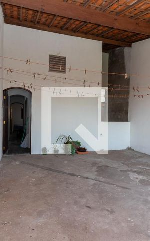 Casa à venda com 360m², 5 quartos e 3 vagas Casa à venda com 360m², 5 quartos e 3 vagasSacada
