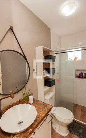 Casa à venda com 85m², 2 quartos e 1 vaga Casa à venda com 85m², 2 quartos e 1 vagaBanheiro