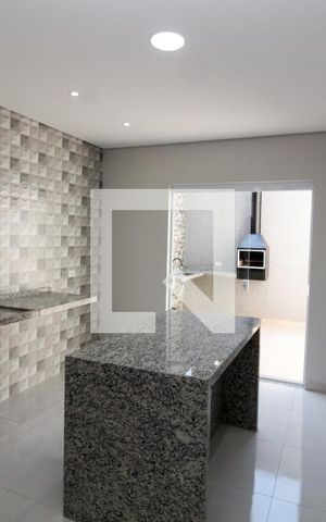 Casa à venda com 106m², 3 quartos e 2 vagas Casa à venda com 106m², 3 quartos e 2 vagasCozinha