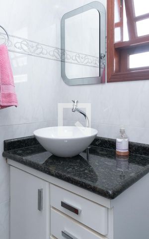 Casa à venda com 220m², 4 quartos e 3 vagas Casa à venda com 220m², 4 quartos e 3 vagasBanheiro da Suíte 4