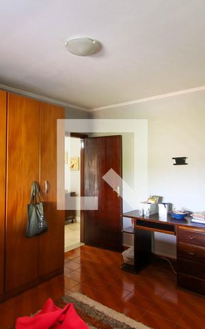 Casa à venda com 250m², 5 quartos e 2 vagas Casa à venda com 250m², 5 quartos e 2 vagasQuarto 3