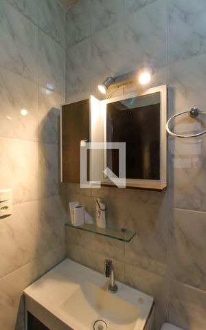 Casa à venda com 250m², 5 quartos e 2 vagas Casa à venda com 250m², 5 quartos e 2 vagasBanheiro da Suíte