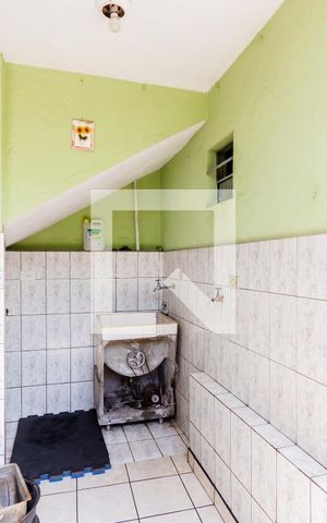 Casa à venda com 271m², 3 quartos e 6 vagas Casa à venda com 271m², 3 quartos e 6 vagasQuintal e Área de Serviço