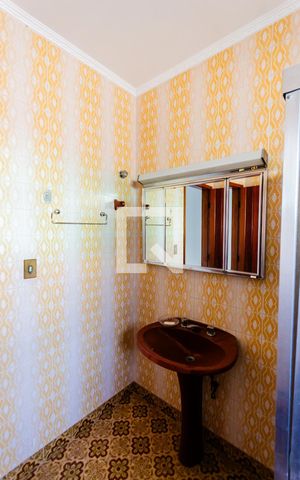 Casa à venda com 271m², 3 quartos e 6 vagas Casa à venda com 271m², 3 quartos e 6 vagasBanheiro