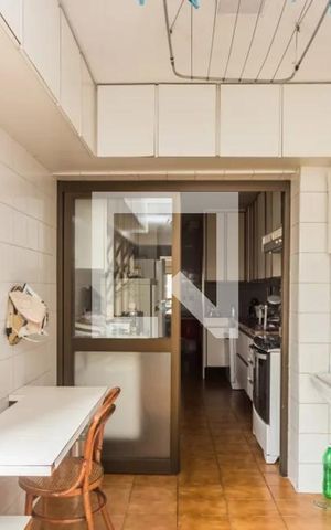 Apartamento à venda com 170m², 3 quartos e 3 vagas Apartamento à venda com 170m², 3 quartos e 3 vagasÁrea de Serviço