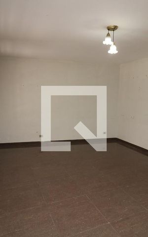 Casa para alugar com 110m², 4 quartos e 2 vagasSala